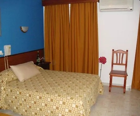 El Faisan C&r Hotel