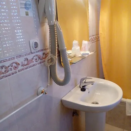 El Faisan C&r Hotel